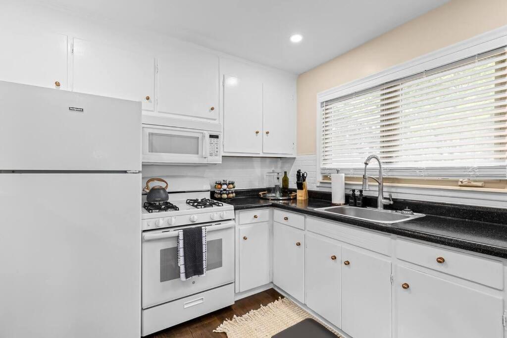 New! Cozy Mid Century Modern Oasis 3Bd Home Roseville Ngoại thất bức ảnh